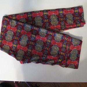 * 3/$15 LuLaRoe One Size OS Leggings NWOT $25 Red and Green Velvety Soft